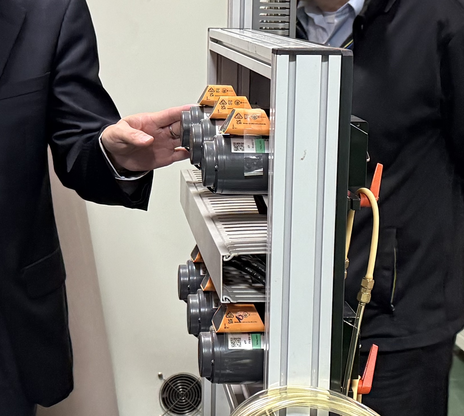 工業級感測器模組 — 支援震動、溫度、濕度等多種數據採集